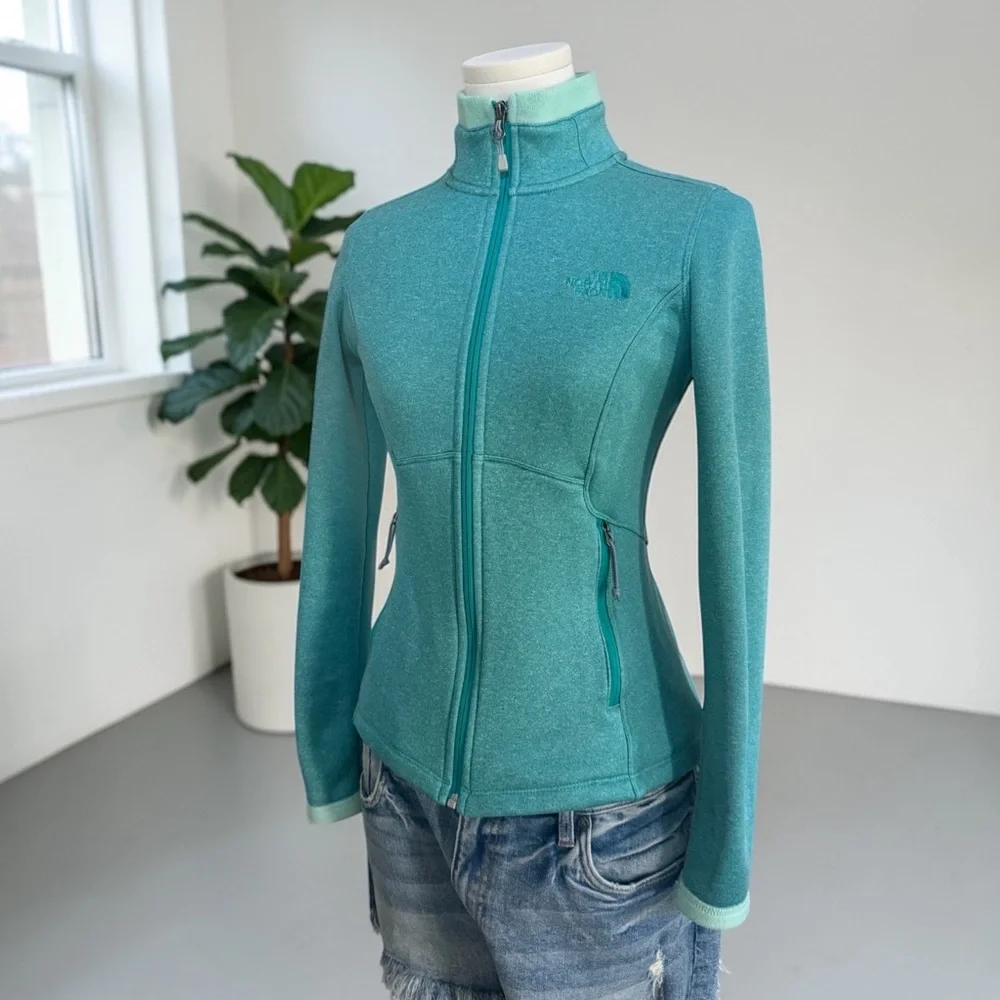 The North Face Women's Vintage Teal Zip-Up Fleece Jacket! XS